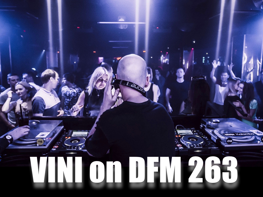 Слушать дфм воронеж 104.3. DFM Tech House. Дфм 104.3 диджеи. DJ Vini девочки танцуют. Диджей вини слушать.