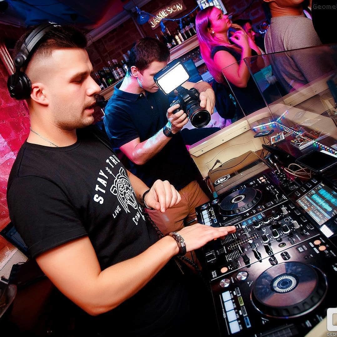 Клуб 21 года. 21 club. Club 1 на арбате. Клуб москва дунайский 21. Club#1 фото зала.